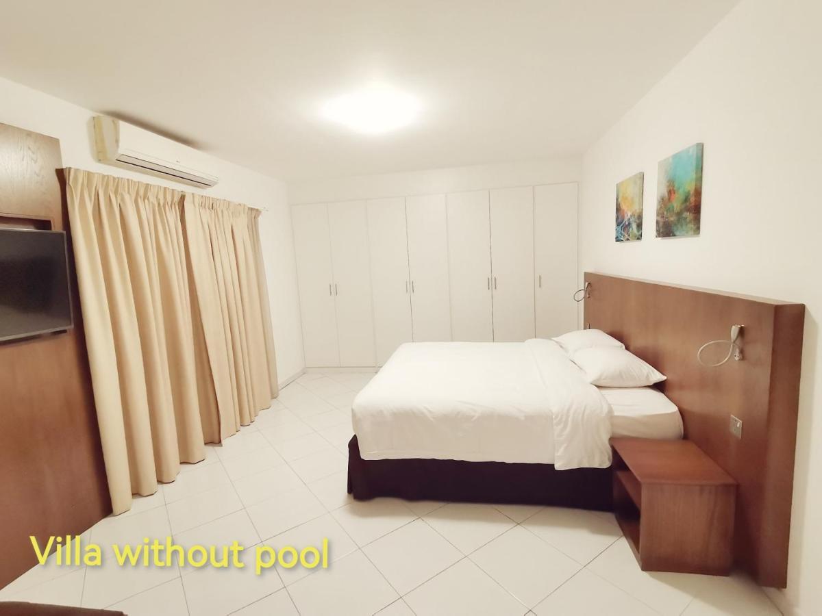 J5 Four Bedroom Villa Holiday Home In Al Wasl For Families Only Dubai Exterior foto