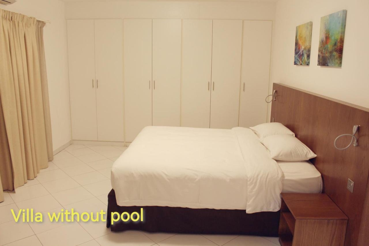 J5 Four Bedroom Villa Holiday Home In Al Wasl For Families Only Dubai Exterior foto